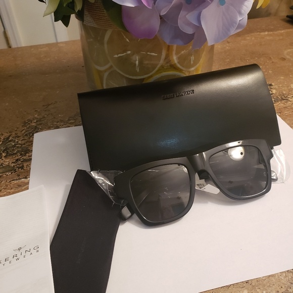 Host Pick♥️YSL SAINT LAURENT Oversized Sunglasses - Picture 3 of 7